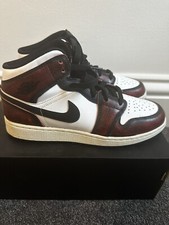 Size 6 - Jordan 1 Mid SE