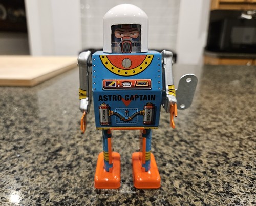 Tin robot saint john - robot,