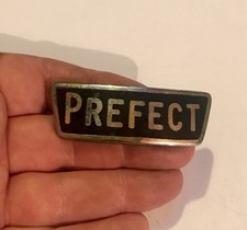 J FRAY LTD BIRMINGHAM ENAMELLED GRILL / HOOD FORD PREFECT CAR BADGE / EMBLEM 