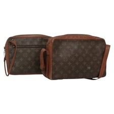 LOUIS VUITTON Monogram Clutch