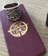 PAST TIMES SILVER PLATED MEDIEVAL STYLEAQUA GEM & BUMBLEBEE DESIGN SCARF RING 