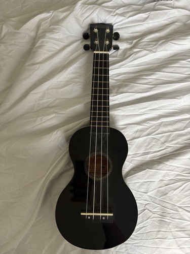Black mahalo ukulele