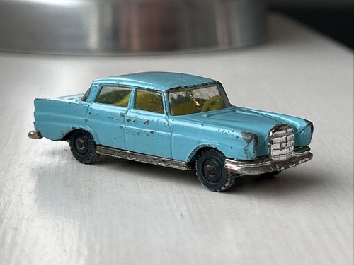 Husky mercedes 220 - husky,