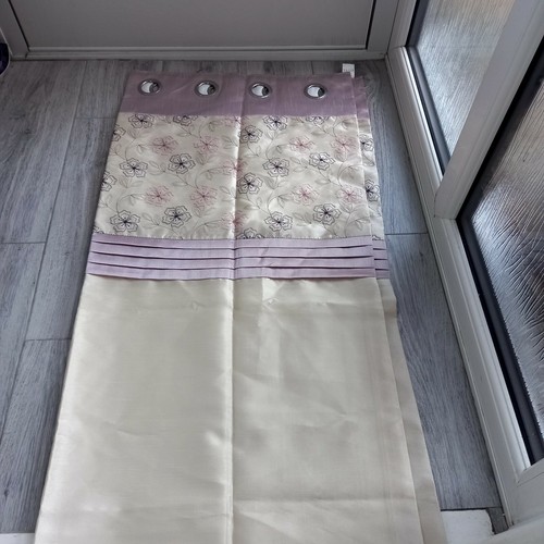 Cream mauve eyelet single one
