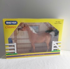 BREYER horse NO. 672 ARABIAN-LIGHT CHESTNUT Breyer Classics boxed