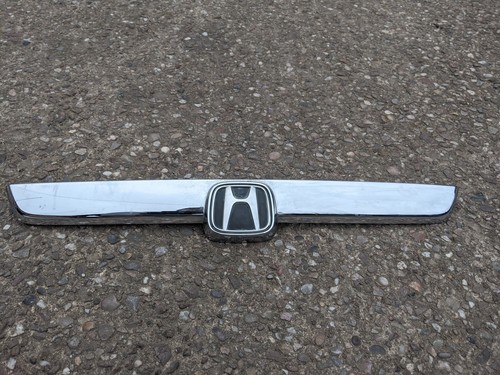 Honda 2007 tailgate trim - honda, cr-v