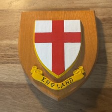 HAND PAINTED HERALDIC ENGLAND