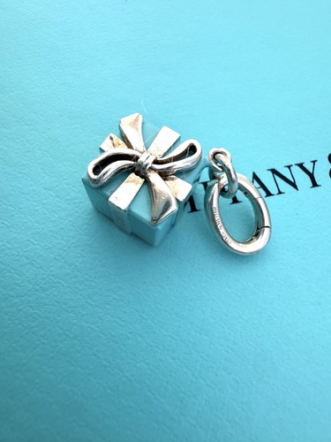 Tiffany blue enamel - blue,