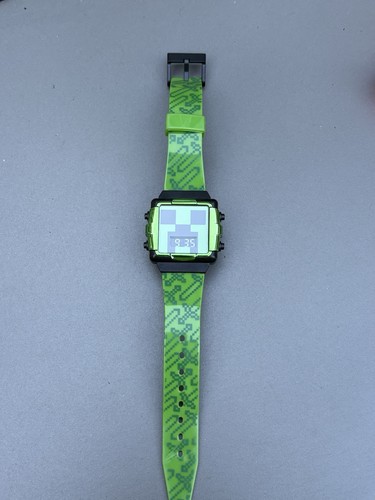 Minecraft flashing lcd watch - minecraft,