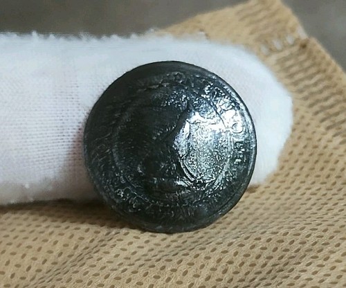 Post medieval dog button - medieval, metal