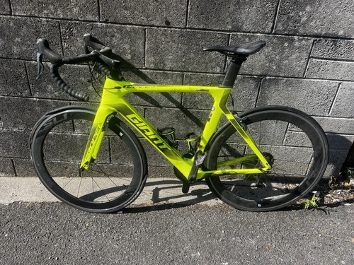 Giant carbon fibre road bike - giant,
