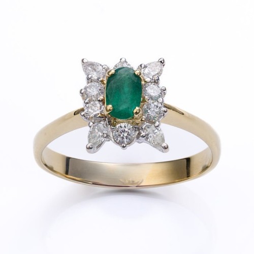 18ct yellow gold pear - 18ct,