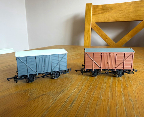 Hornby rake box vans - rake, br