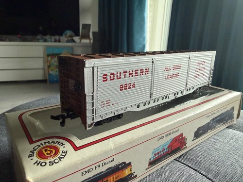 Bachmann box car - bachmann,