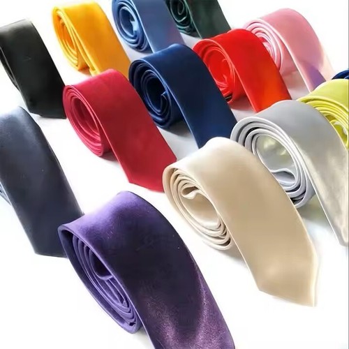 Men tie plain ties - ties, satin