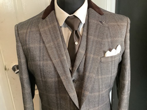Mens three piece - piece, coffee