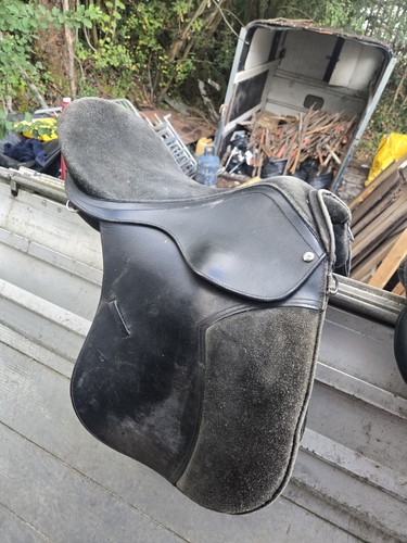 Treeless saddle 5 - saddle, 17.5