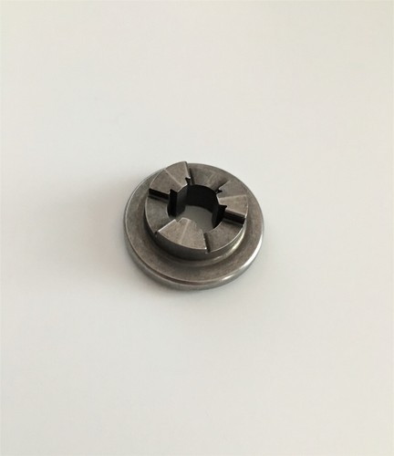 Coupling sleeve clutch on - clutch,