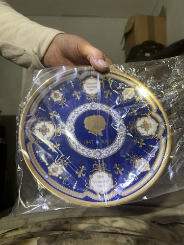 Royal worcester queen - royal,