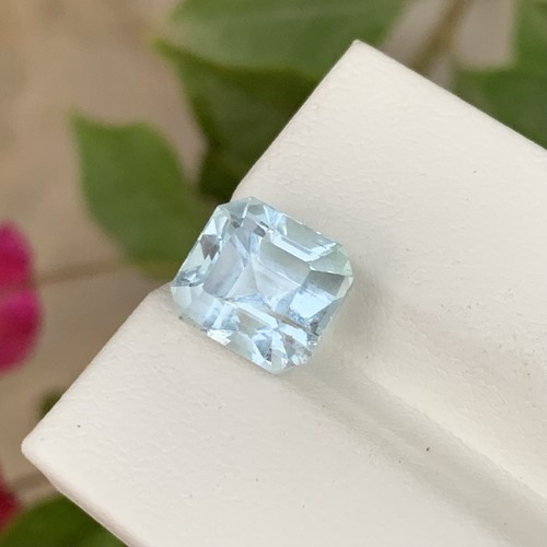 Natural emerald cut - 5.20, ct