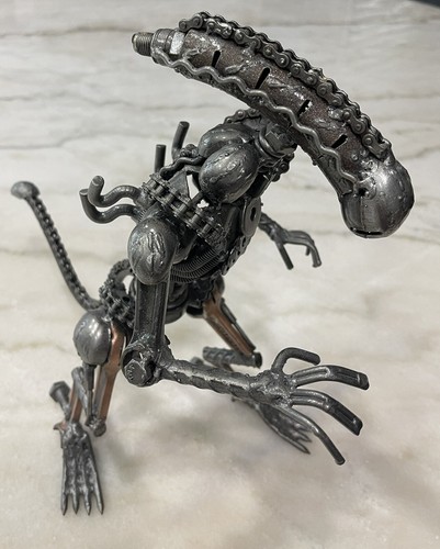 Alien predator metal art - vs,