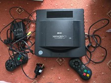 Neo-Geo CD Console (top loader) + power adapter, cable & 2 controllers (read des