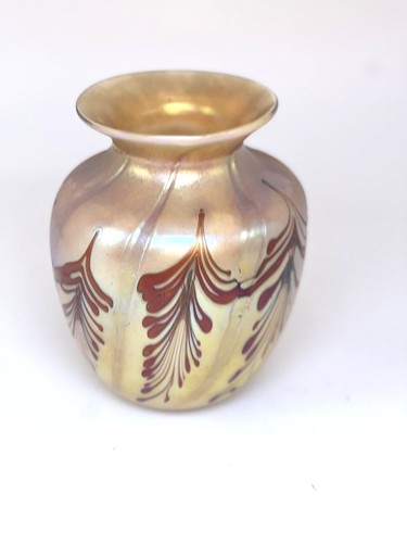 Gold aurene vase with red - aurene,