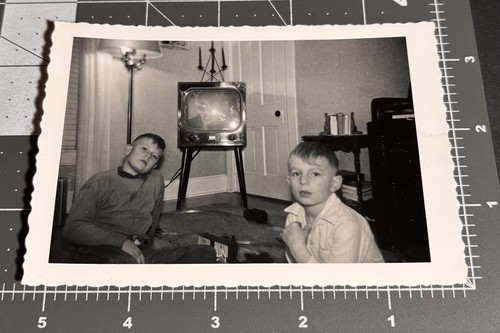 1950s boys watching - 1950s,