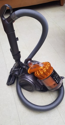 Dyson dc22 cylinder vacuum - dyson,