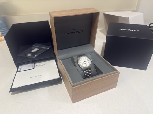 Hamilton khaki quartz swiss - quartz,