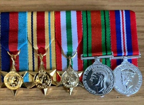 Ww2 mini mounted medals - 5,