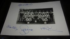 WIGAN ATHLETIC  SIGNED TEAM PICTURE  7X5 INCHES 