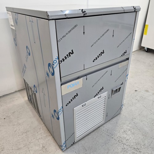Cube ice maker - ice, output