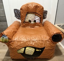 Y2K 2006 DISNEY CARS Tow mater