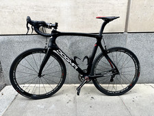 Pinarello Dogma F8  – Electronic Gear Shift & Carbon Wheels