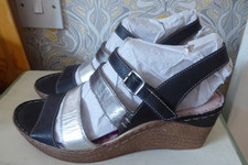 Moshulu Sandals Uk 6.5 Eu 40 Black/Silver/Bronze Leather Wedge