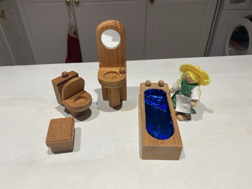 Wooden dolls house - dolls, bathroom