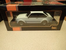 Ixo 18CMC029 1:18 Scale Ford Escort MKII RS1800 1977 RHD White Sealed