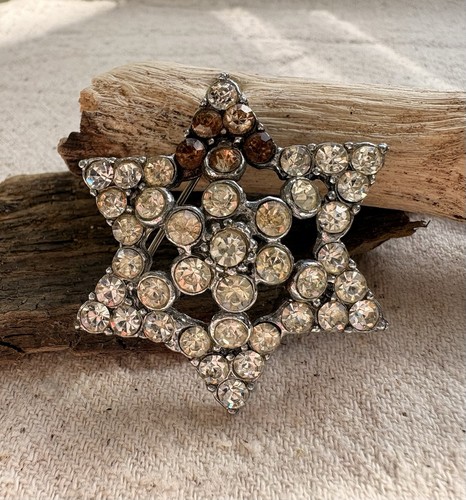 Vintage 1940s star shaped - star,