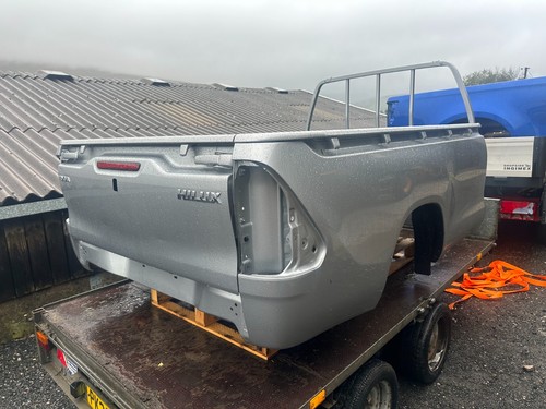 Toyota hilux single cab - toyota, rear