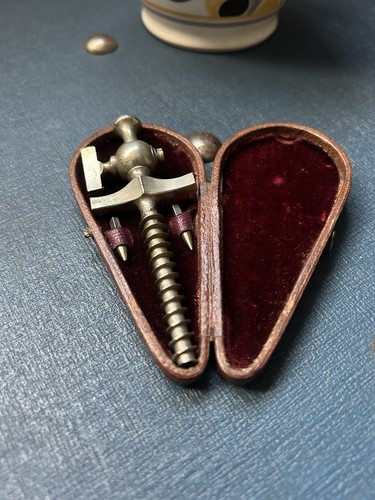 Victorian champagne tap with - champagne,