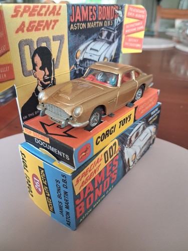 Corgi 261 james bond - corgi,