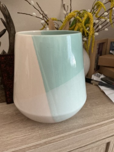 Next vase larger - vase,,