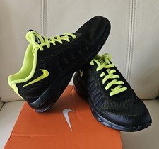 Nike Air Max Invigor Black &