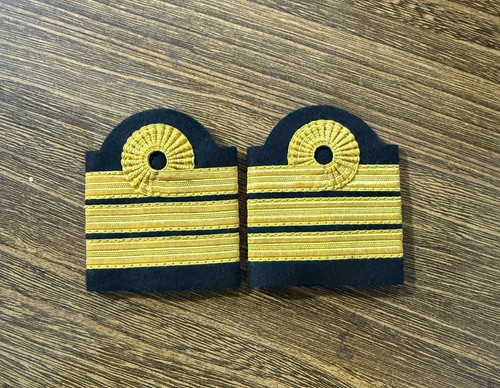 Gold stripe captain - 2-stripe,