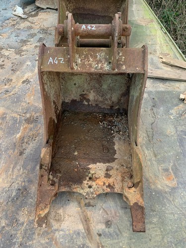Excavator bucket 38mm - 43,