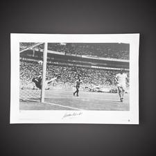 Gordon Banks Signed Photo-