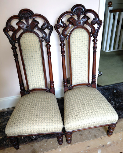 Pair antique rosewood prie - antique, 'prie