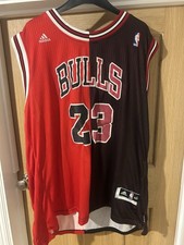 Chicago Bulls Michael Jordan XXXL Black and Red. Used.