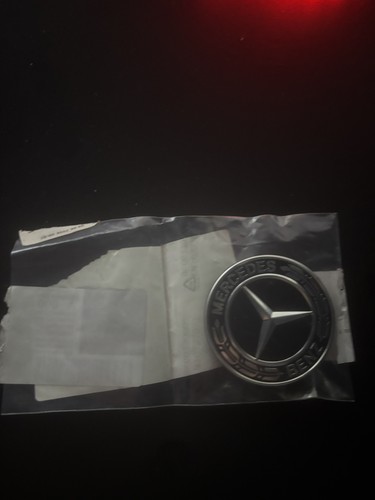 Mercedes benz bonnet wreath - bonnet,